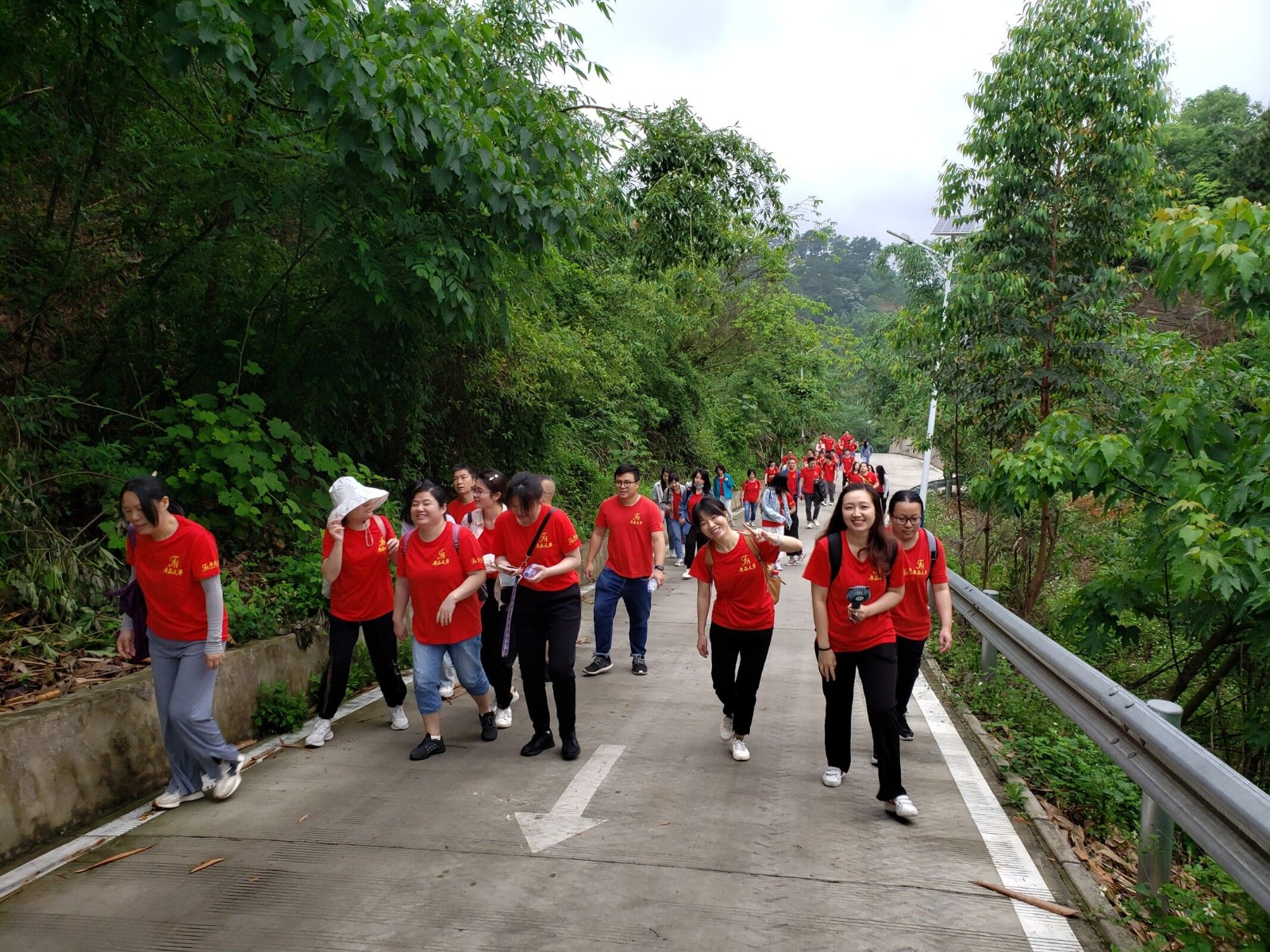 2022年螺螄粉小鎮(zhèn)飛行營(yíng)地“美麗柳州，快樂(lè)前行”健步走活動(dòng)